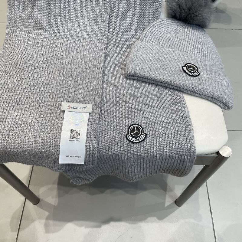 Moncler Scarf hat (556)