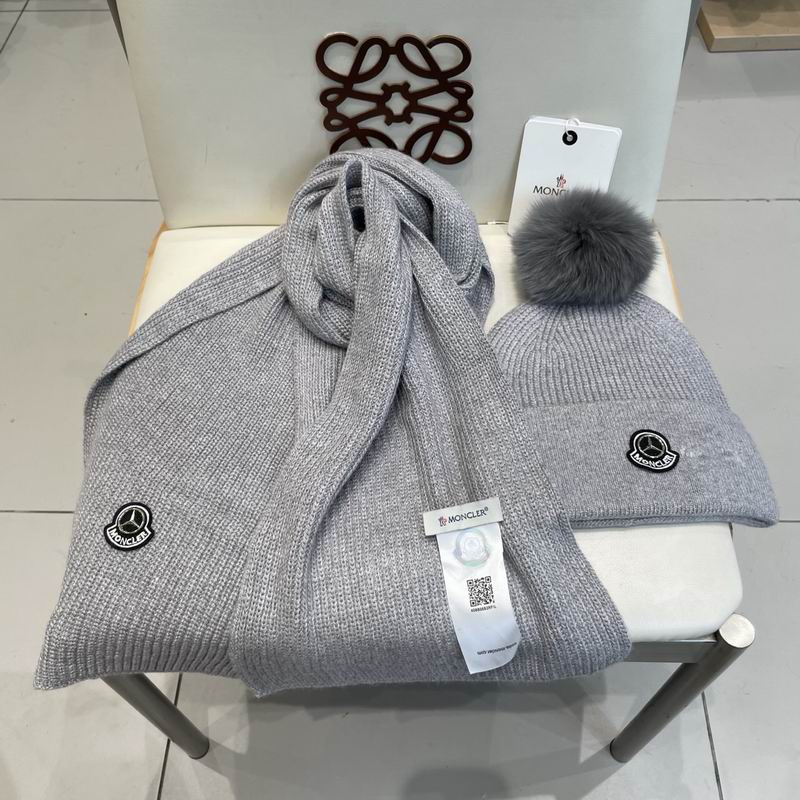 Moncler Scarf hat (558)