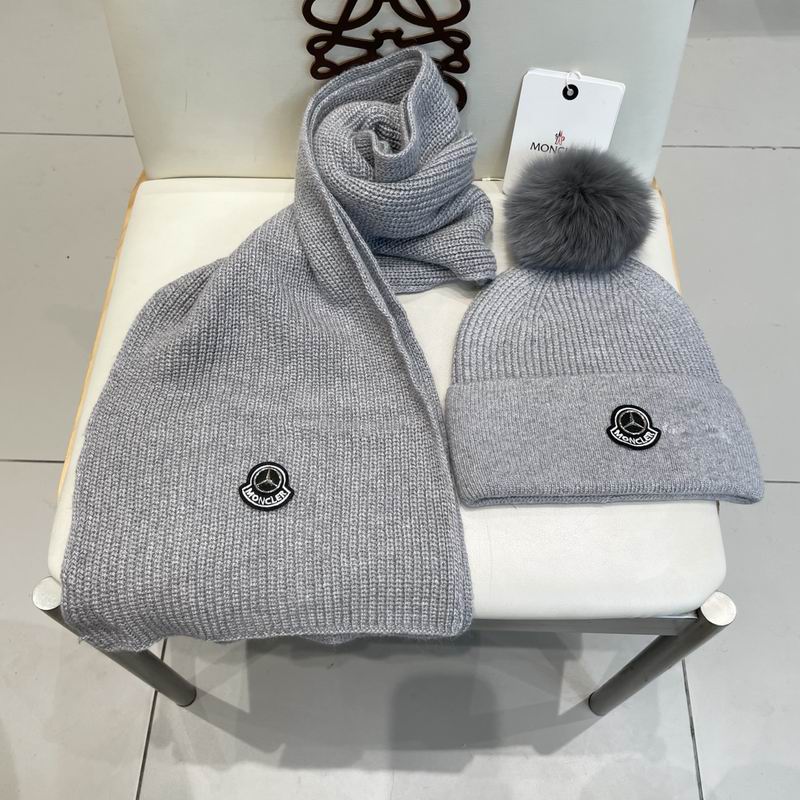 Moncler Scarf hat (561)