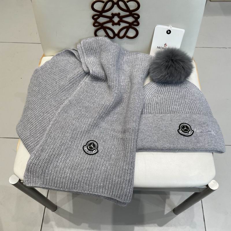 Moncler Scarf hat (563)