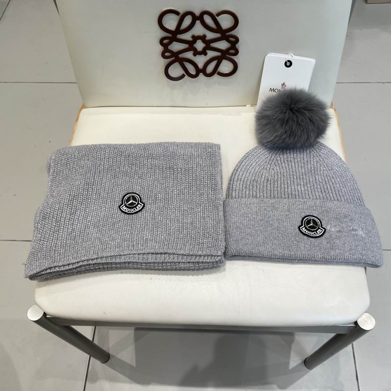Moncler Scarf hat (564)