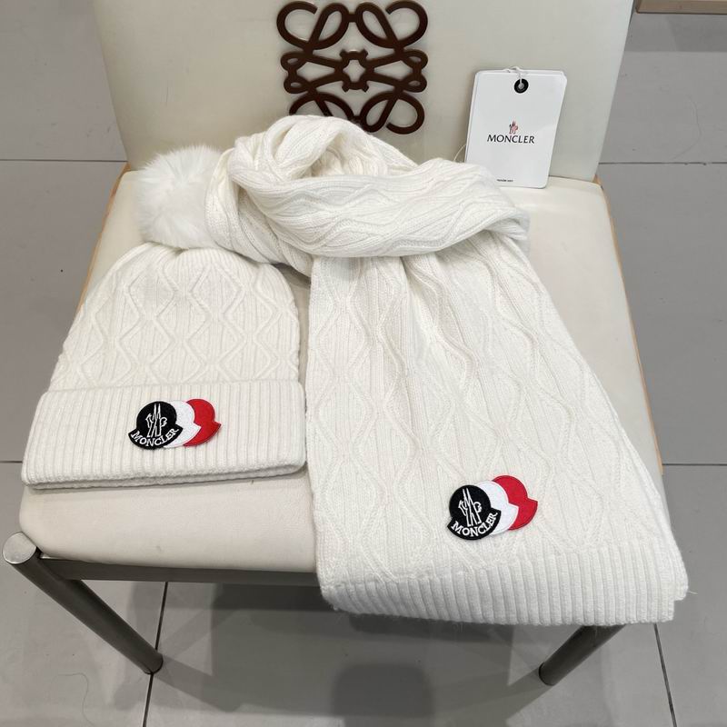 Moncler Scarf hat (615)