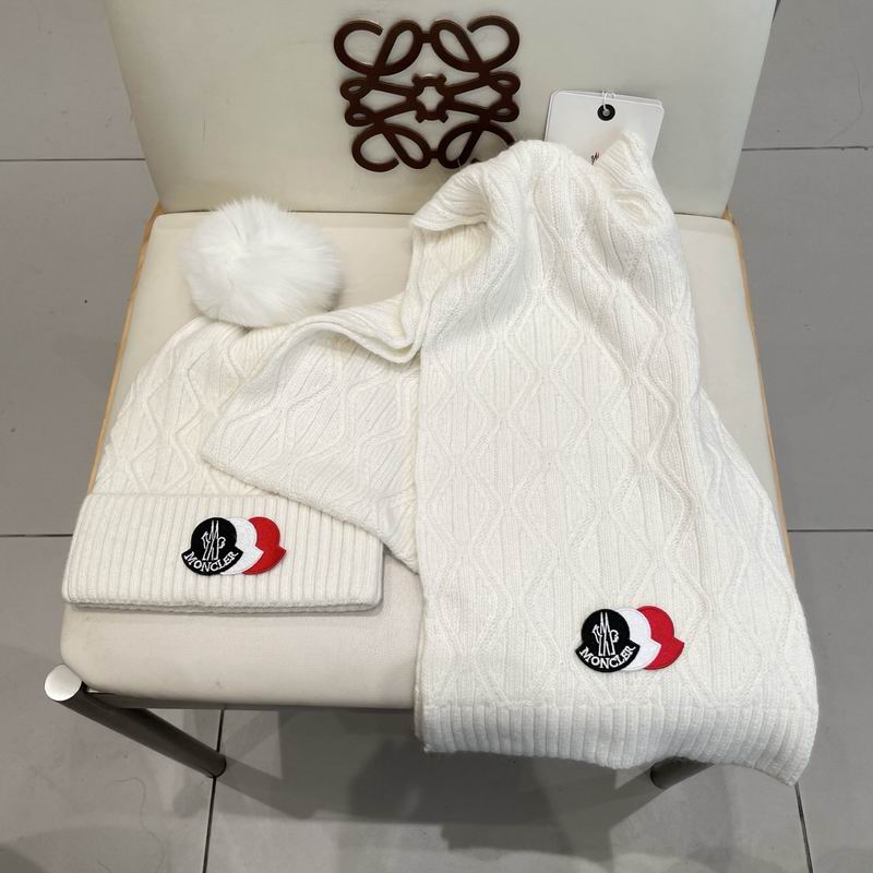 Moncler Scarf hat (617)