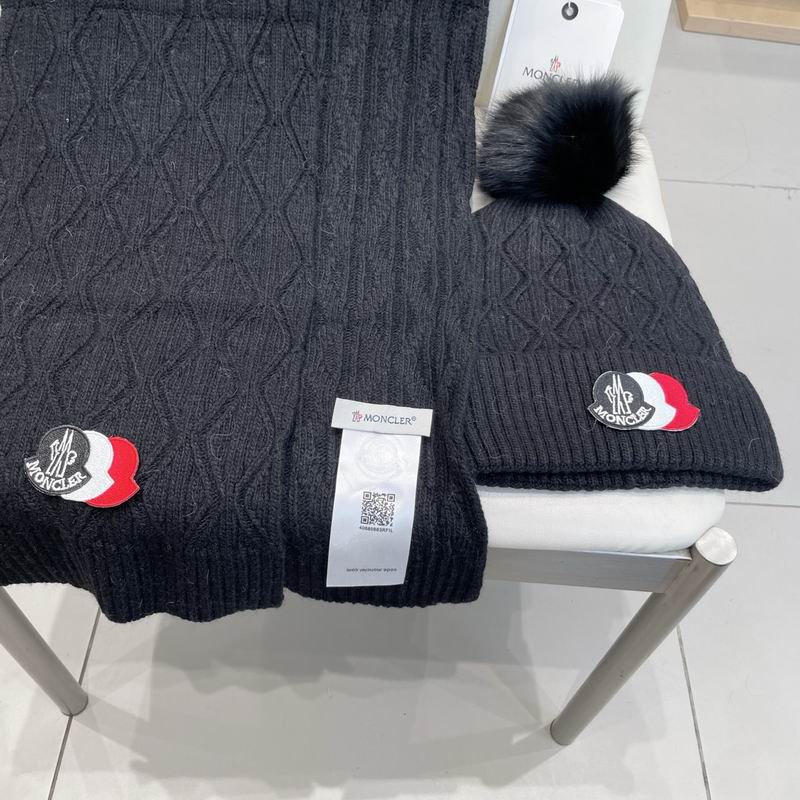Moncler Scarf hat (619)