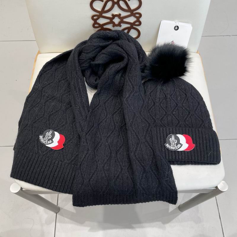 Moncler Scarf hat (621)