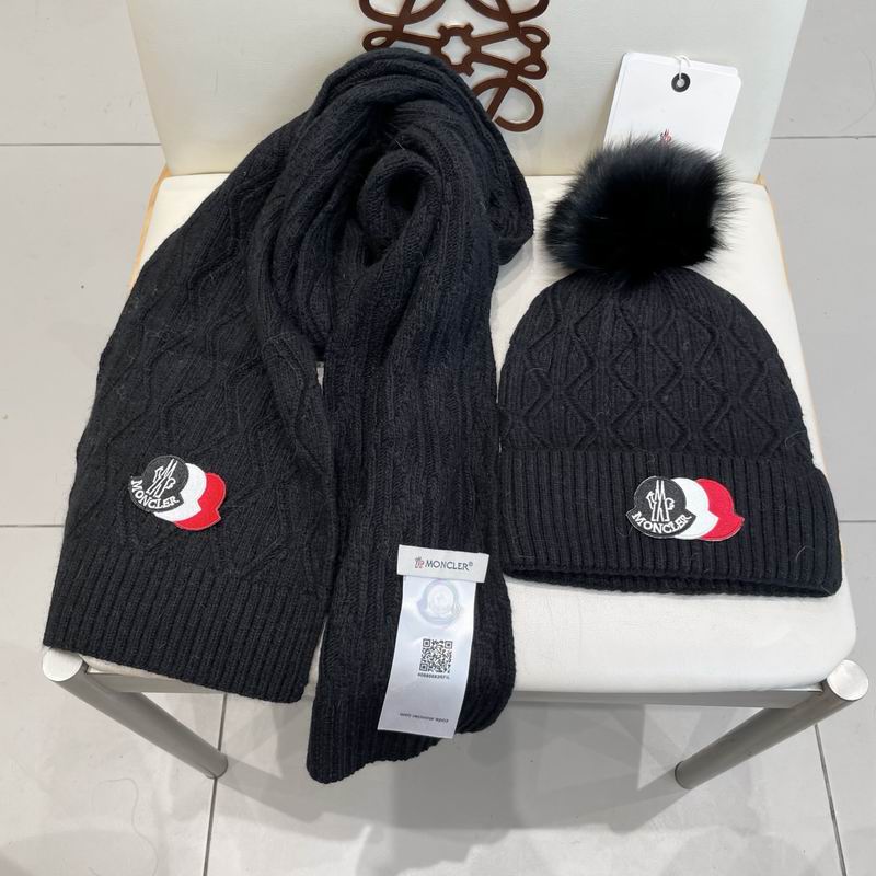 Moncler Scarf hat (622)