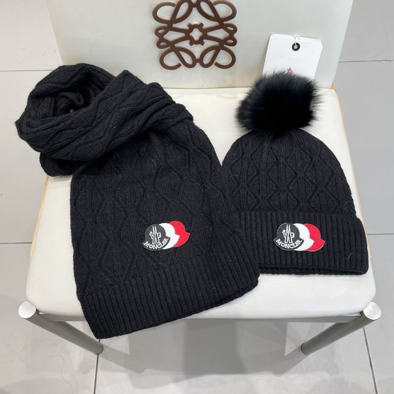 Moncler Scarf hat (623)