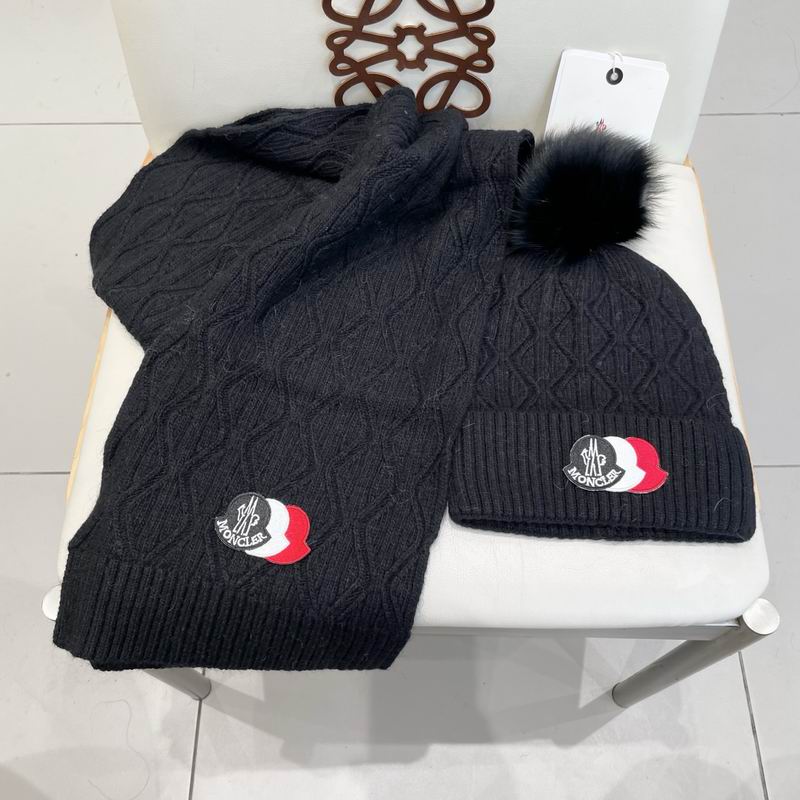 Moncler Scarf hat (625)