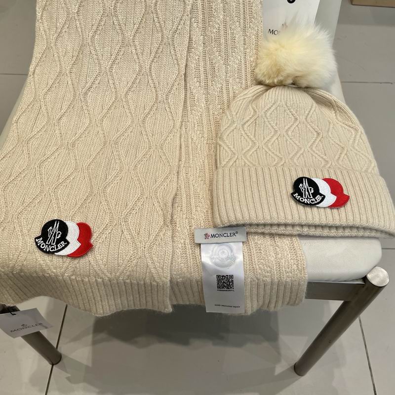 Moncler Scarf hat (629)