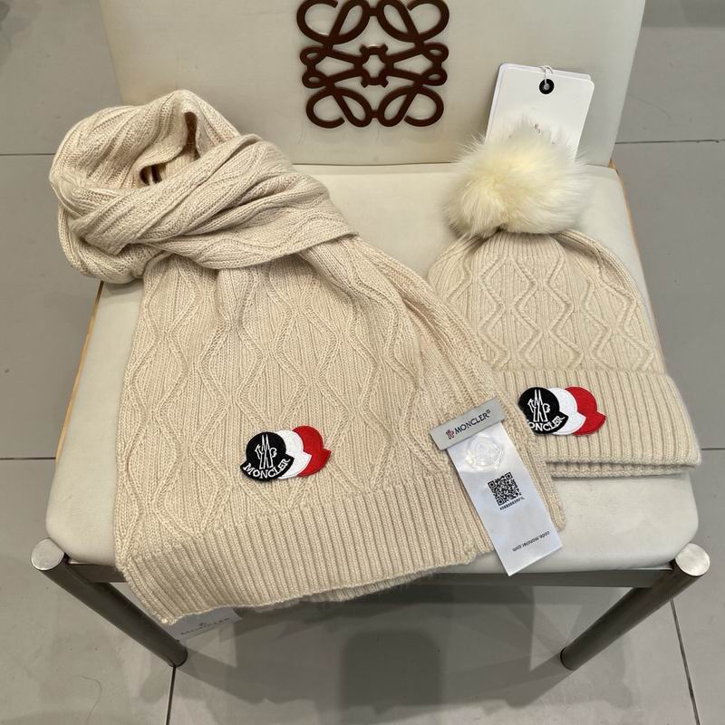 Moncler Scarf hat (632)