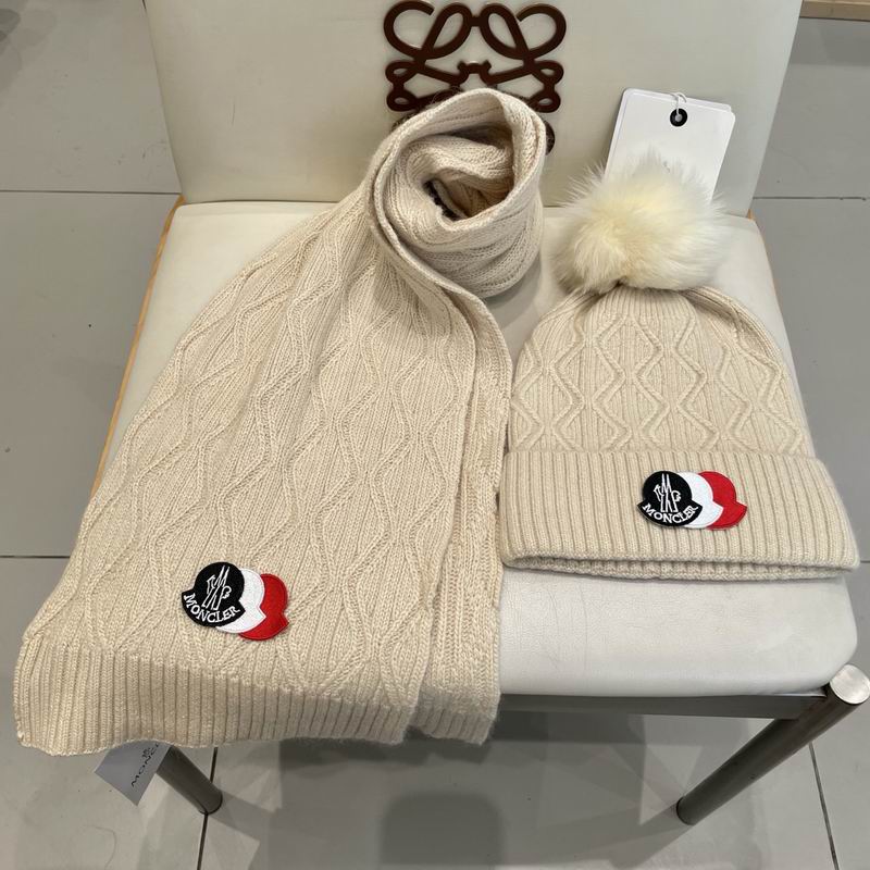Moncler Scarf hat (634)