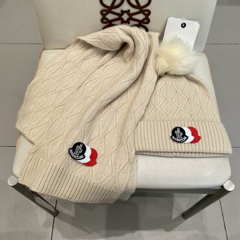 Moncler Scarf hat (635)