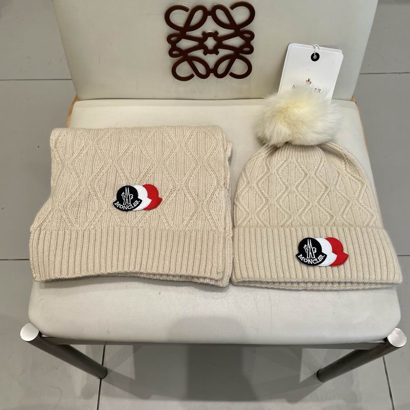 Moncler Scarf hat (637)