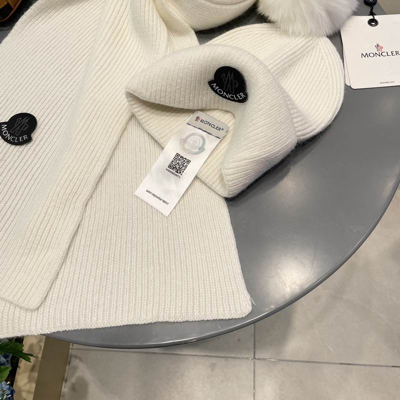 Moncler Scarf hat (70)