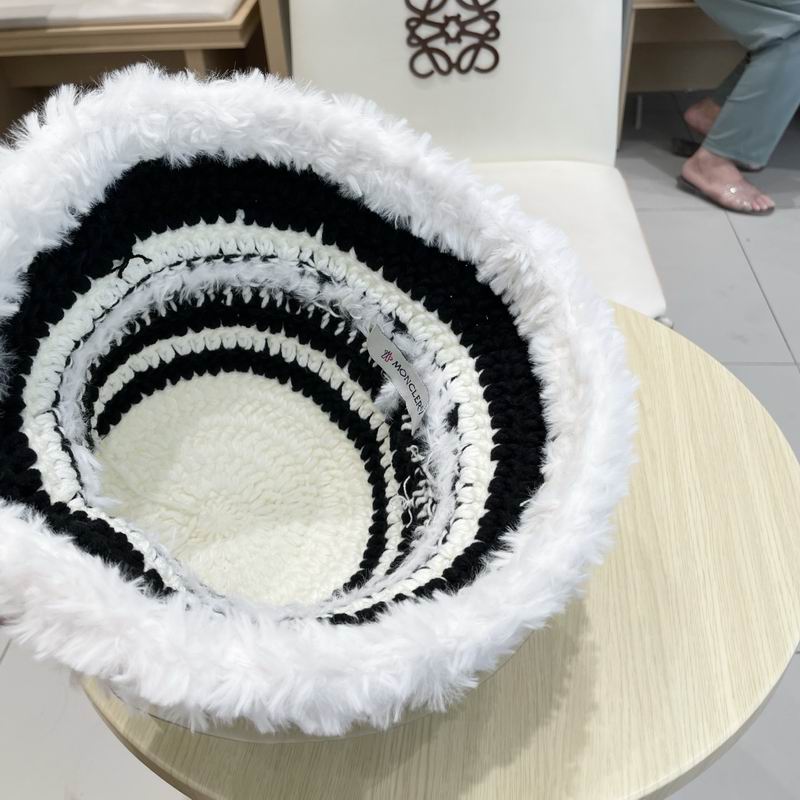 Moncler hat (1250)