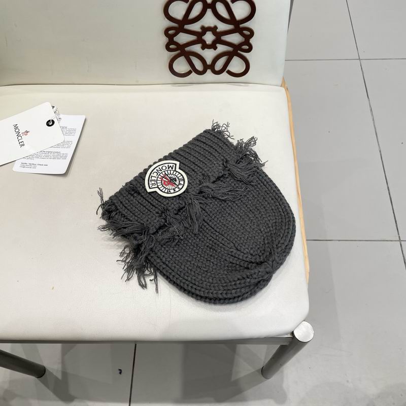 Moncler hat (1329)