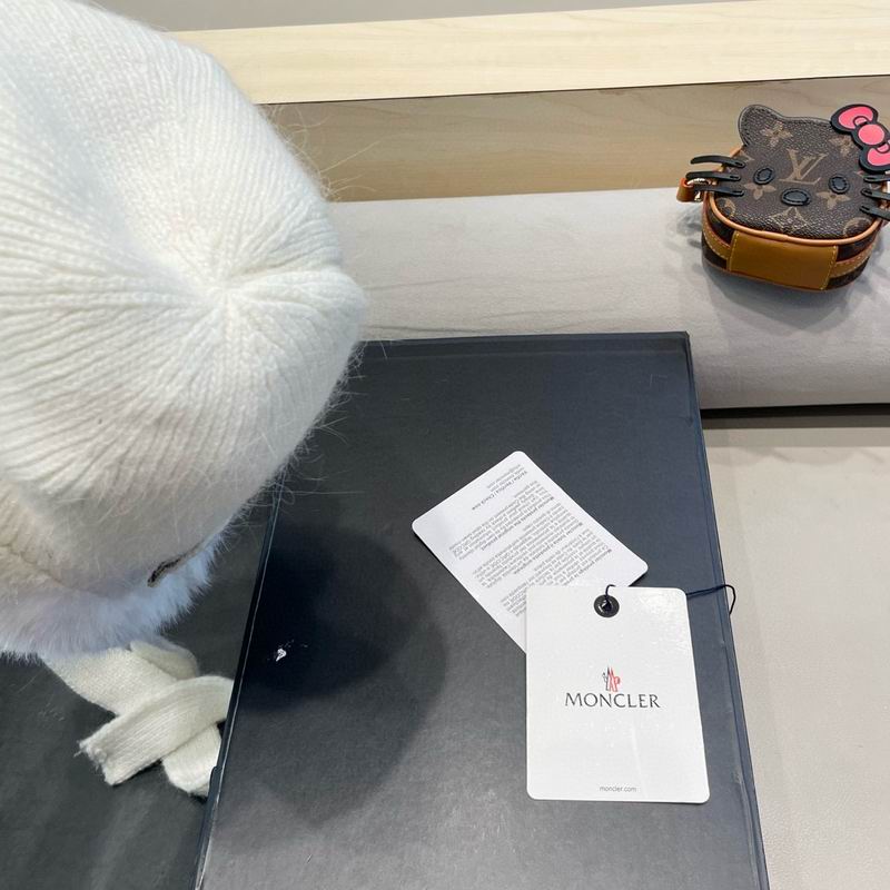 Moncler hat (1480)