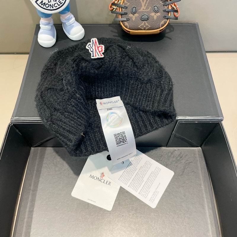 Moncler hat (1644)