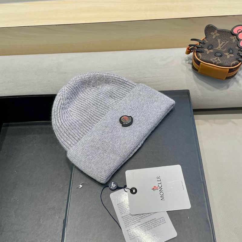 Moncler hat (1758)