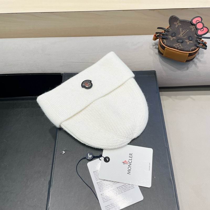 Moncler hat (1762)