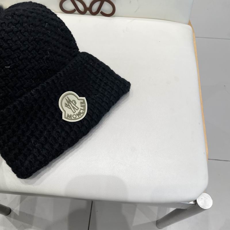 Moncler hat (1811)