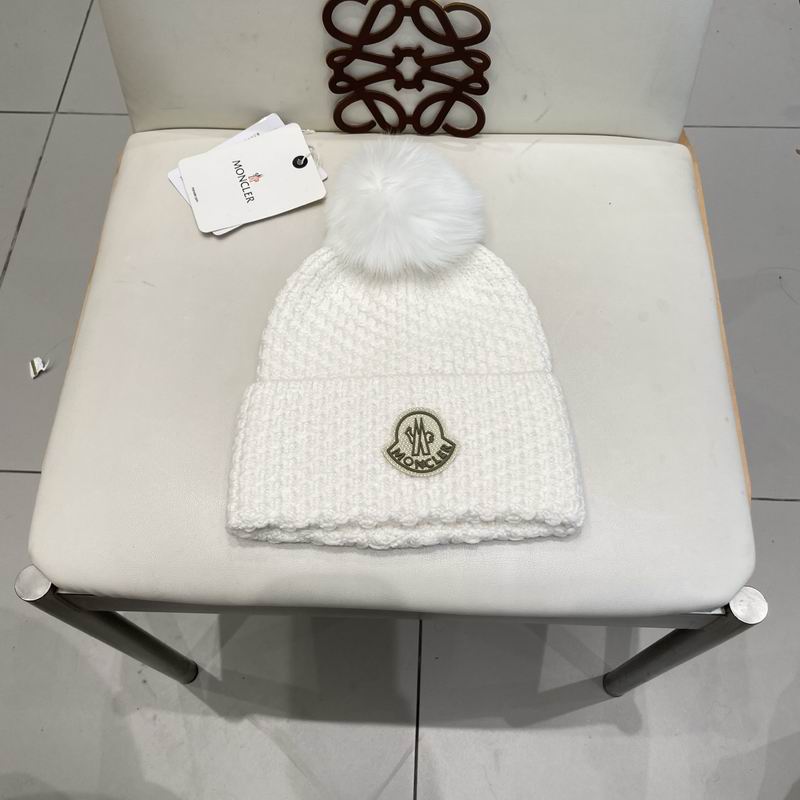 Moncler hat (1823)