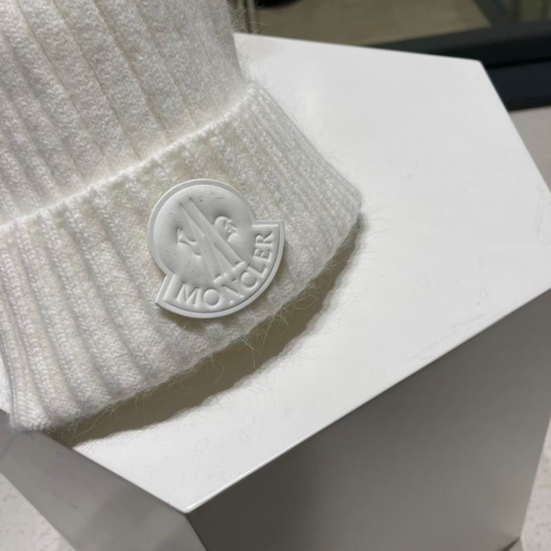 Moncler hat (675)