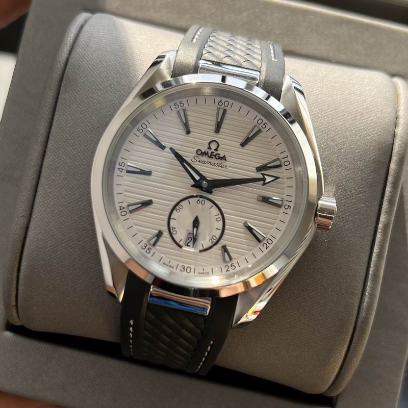 Omega 41mm 44-Aqua Terra (5)