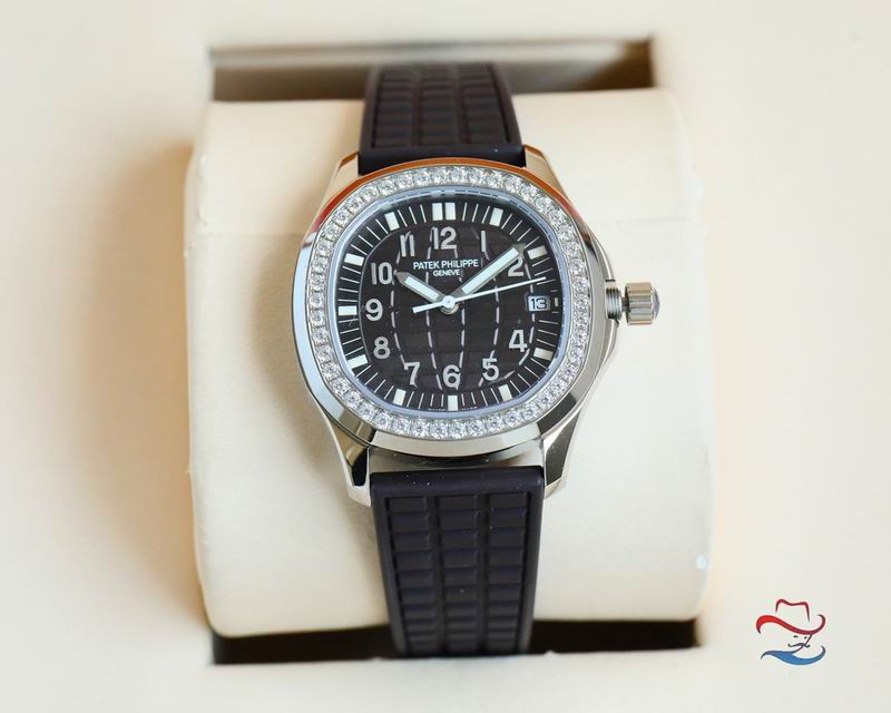 Patek Philippe 35.6mm 30 (6)