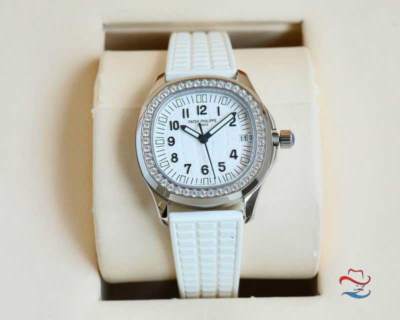 Patek Philippe 35.6mm 30 (9)