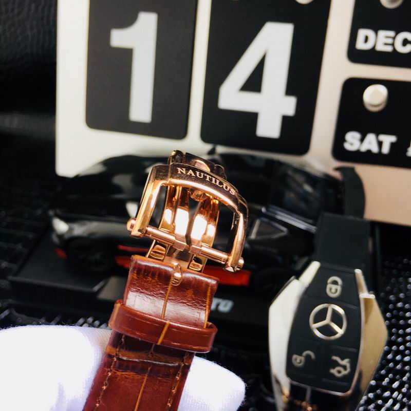 Patek Philippe 42mm 02 (1)