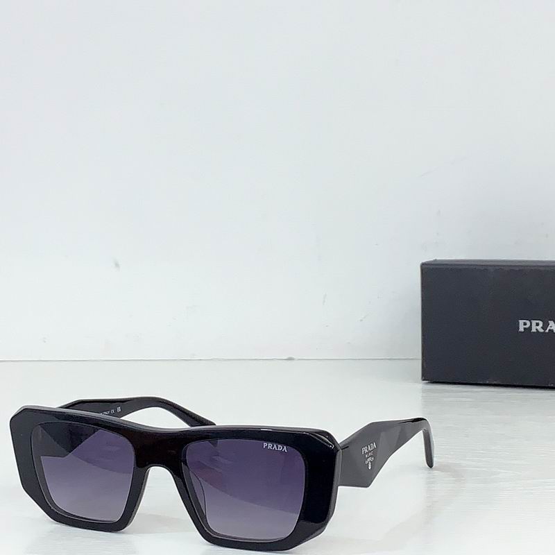 Prada 090303 b02