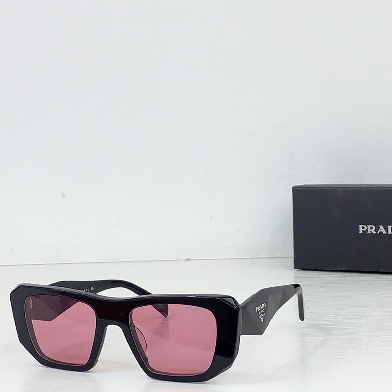 Prada 090303 b04
