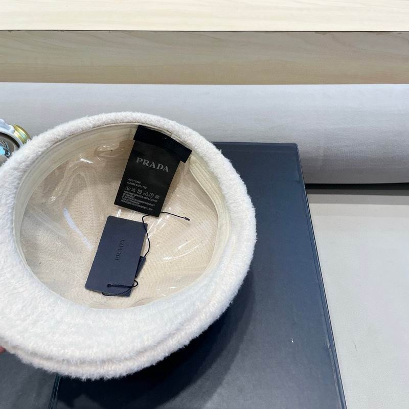 Prada Beret (19)