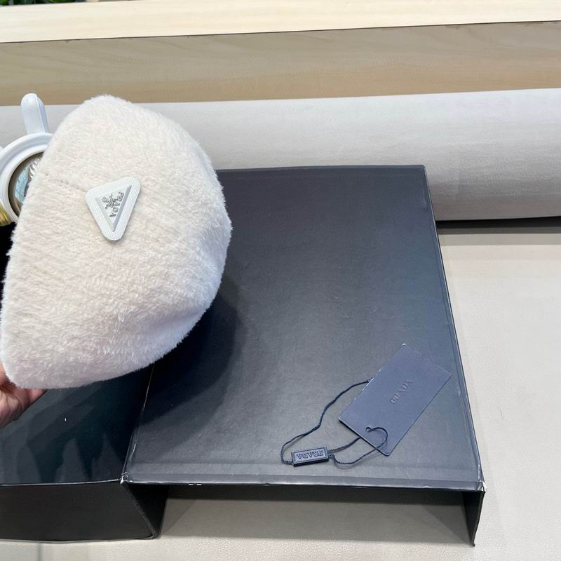 Prada Beret (21)