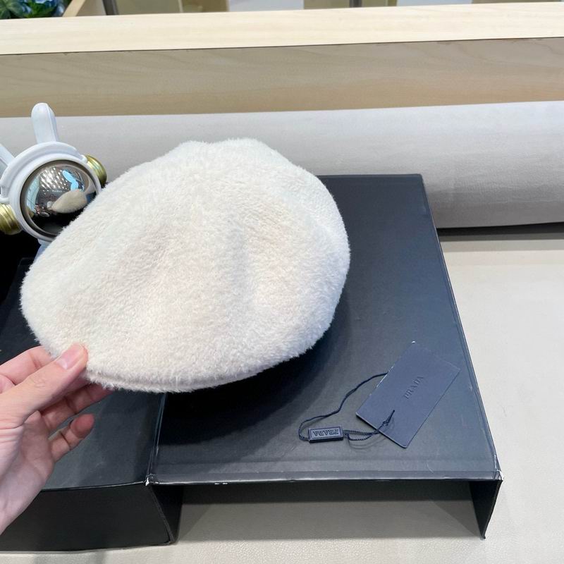 Prada Beret (22)
