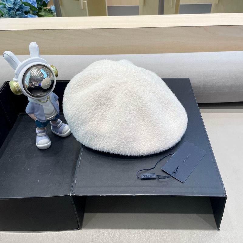 Prada Beret (24)