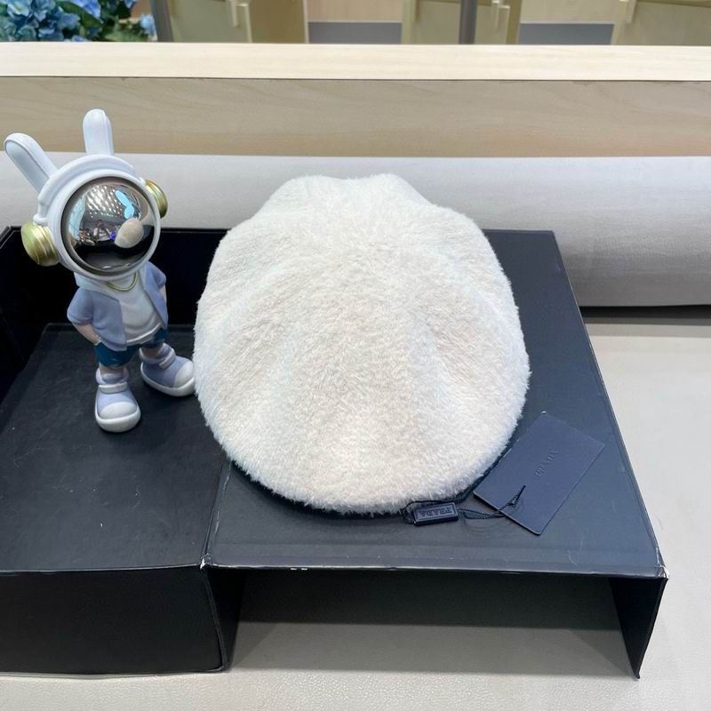 Prada Beret (26)