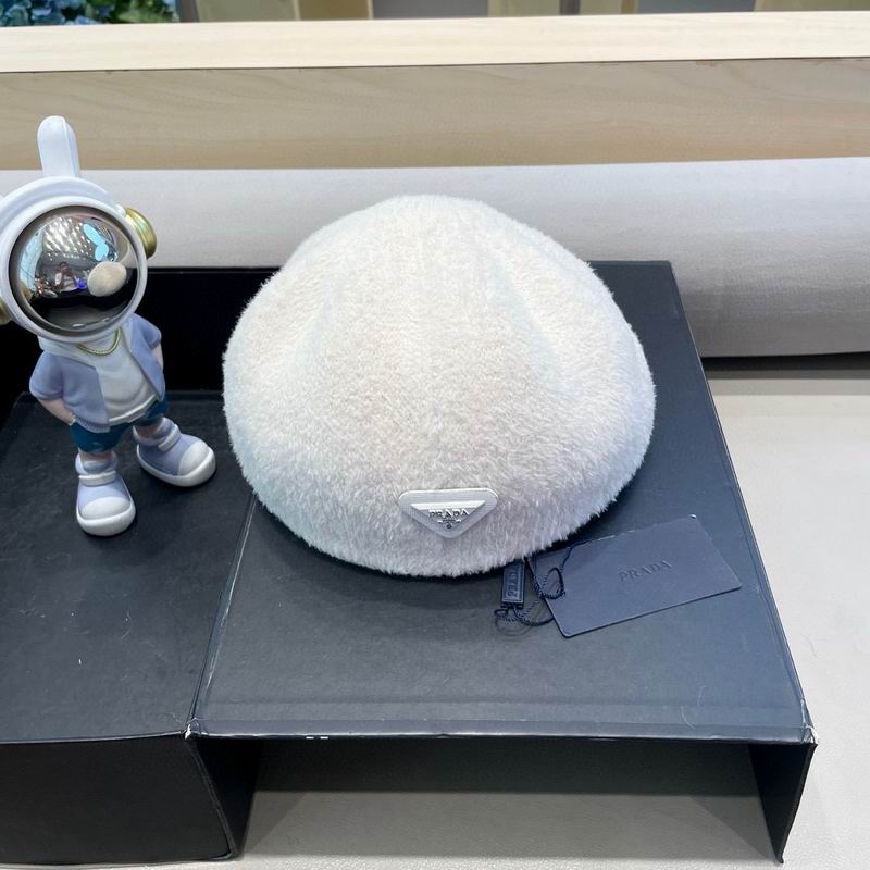 Prada Beret (27)