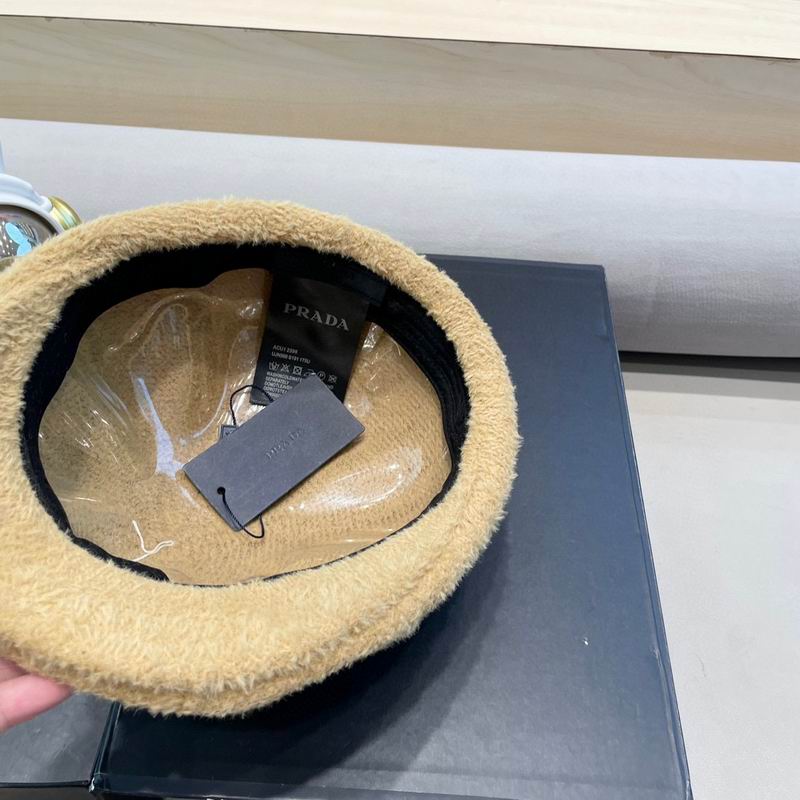 Prada Beret (28)