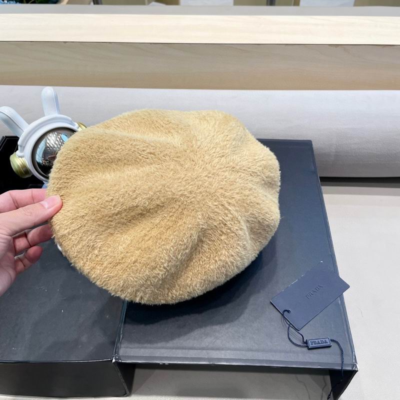 Prada Beret (29)