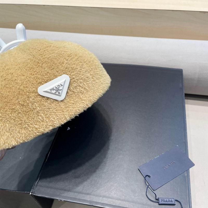 Prada Beret (30)