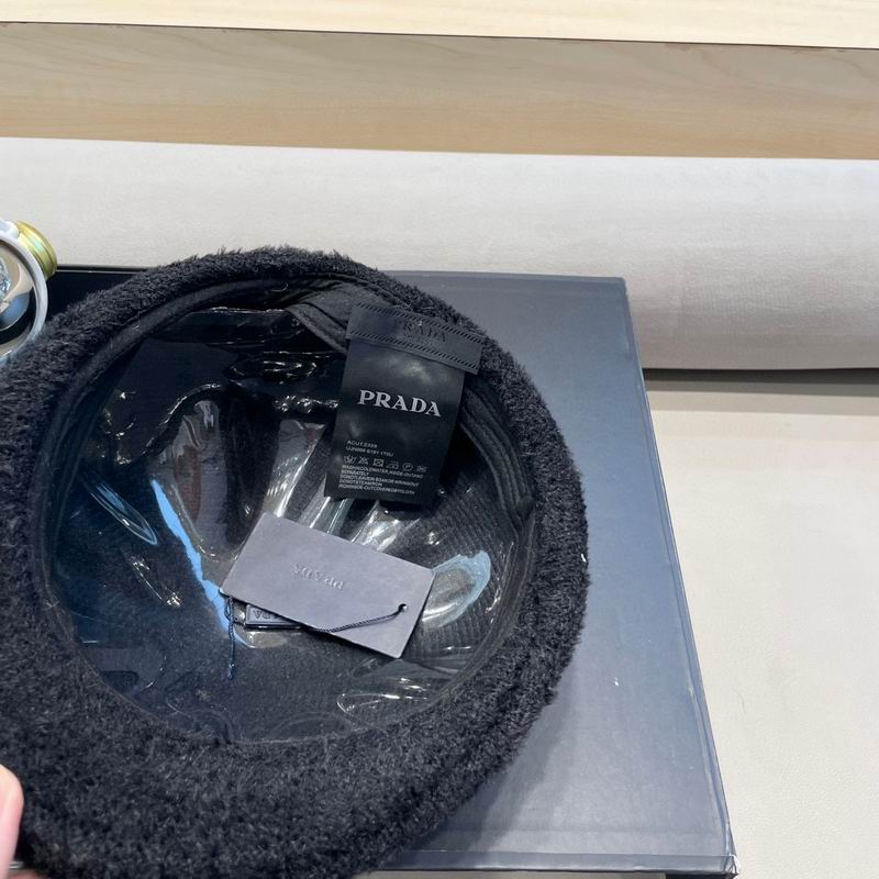 Prada Beret (36)