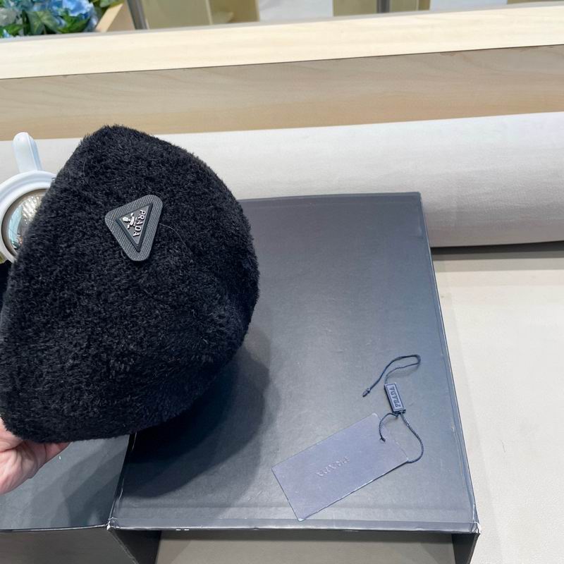 Prada Beret (37)