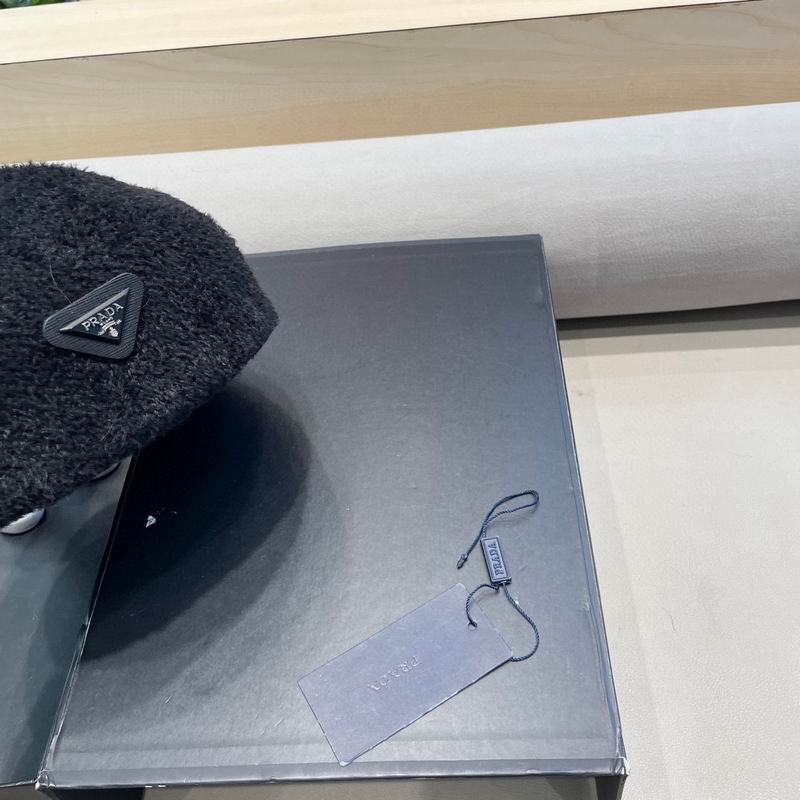 Prada Beret (40)