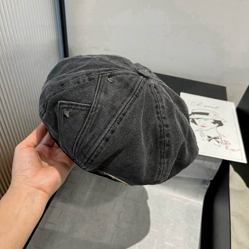 Prada Beret (723)