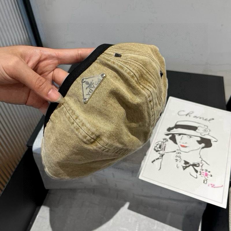 Prada Beret (729)