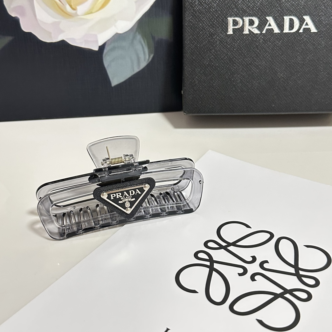 Prada Hair Grab Clip (10)