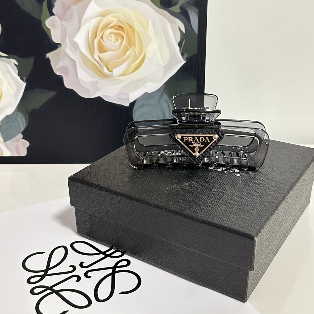 Prada Hair Grab Clip (12)