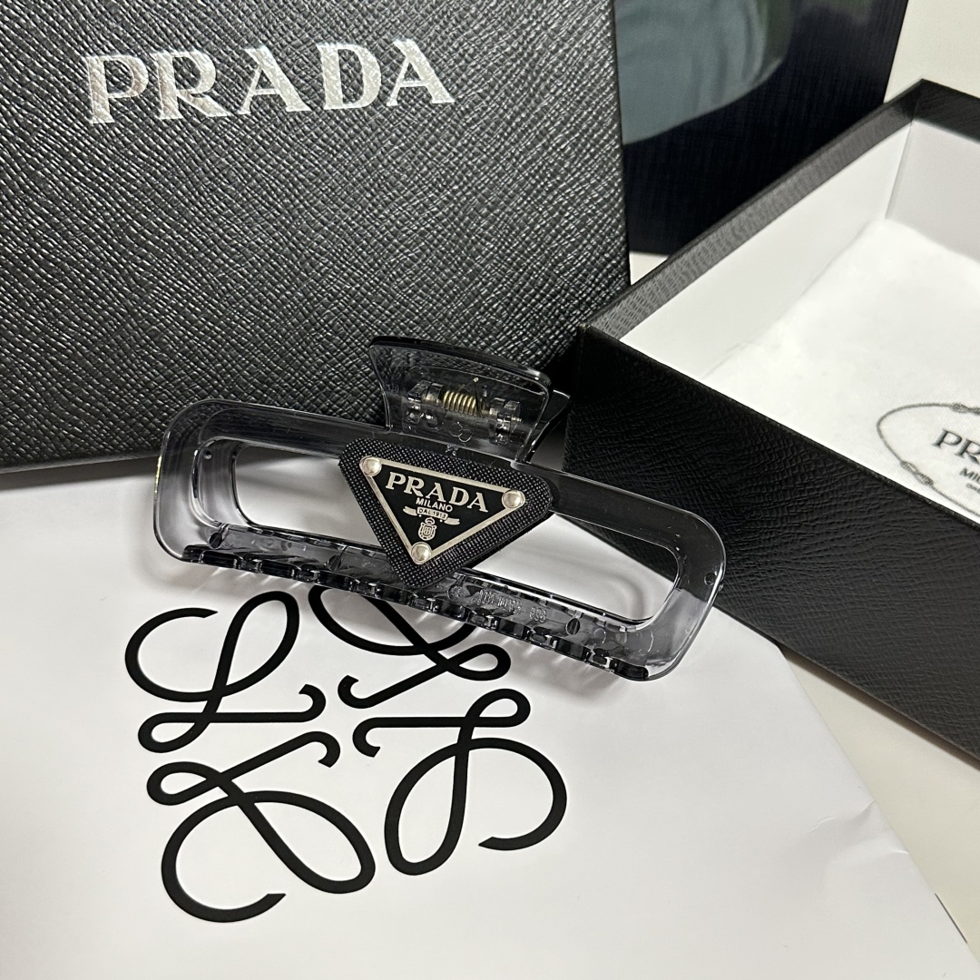 Prada Hair Grab Clip (13)